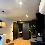 Ando Boutique Апартаменти