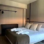 Ando Boutique Апартаменти