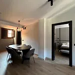Апартаменти Ando Boutique *