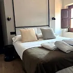 Ando Boutique Апартаменти