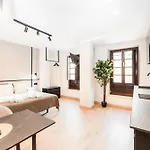 Ando Boutique Апартаменти