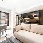 Ando Boutique Апартаменти