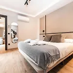 Ando Boutique Апартаменти *