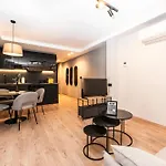 Ando Boutique Апартаменти